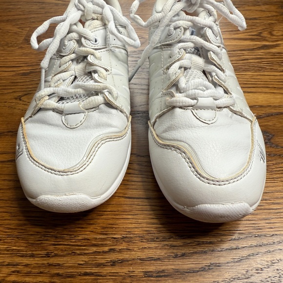 Varsity Charge Girls Sideline Cheerleading Shoes white Athletic Sneakers Size 4 - Picture 3 of 12
